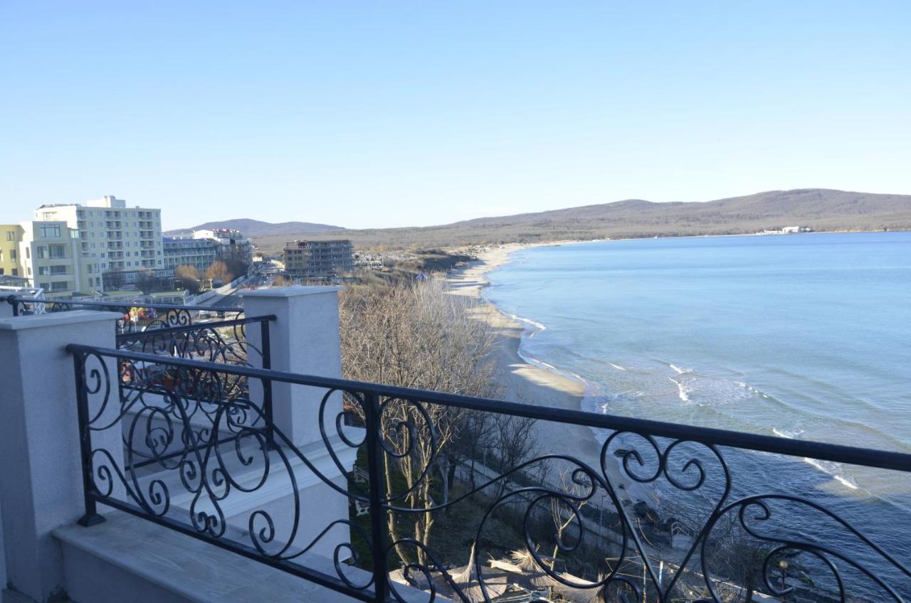 Ashram Hotel Primorsko Exterior photo